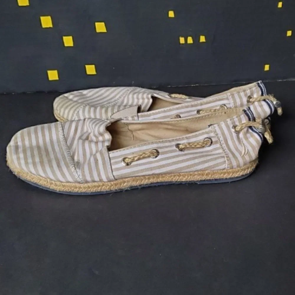 Nautica cream white